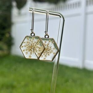Natural Pressed Baby’s Breath Flower Earrings / Bronze / Handmade